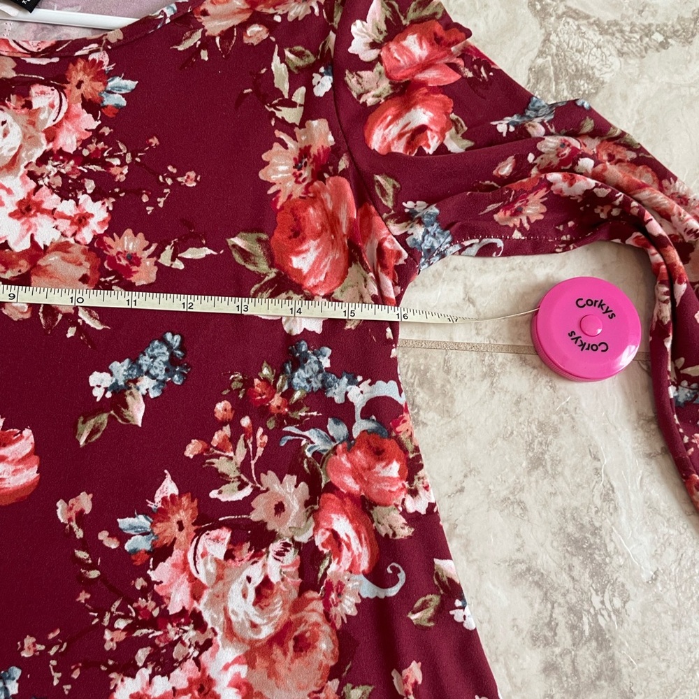 6/$20 Sweet TMG New York Dress, Soft Red Floral Design, Feminine, Vintage Vibe - Picture 8 of 9
